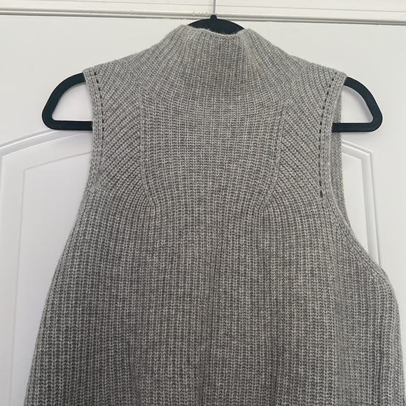 DKNY Pure Cashmere Wool Blend Mock Neck Sleeveless Sweater Gray Sz M - Picture 2 of 6